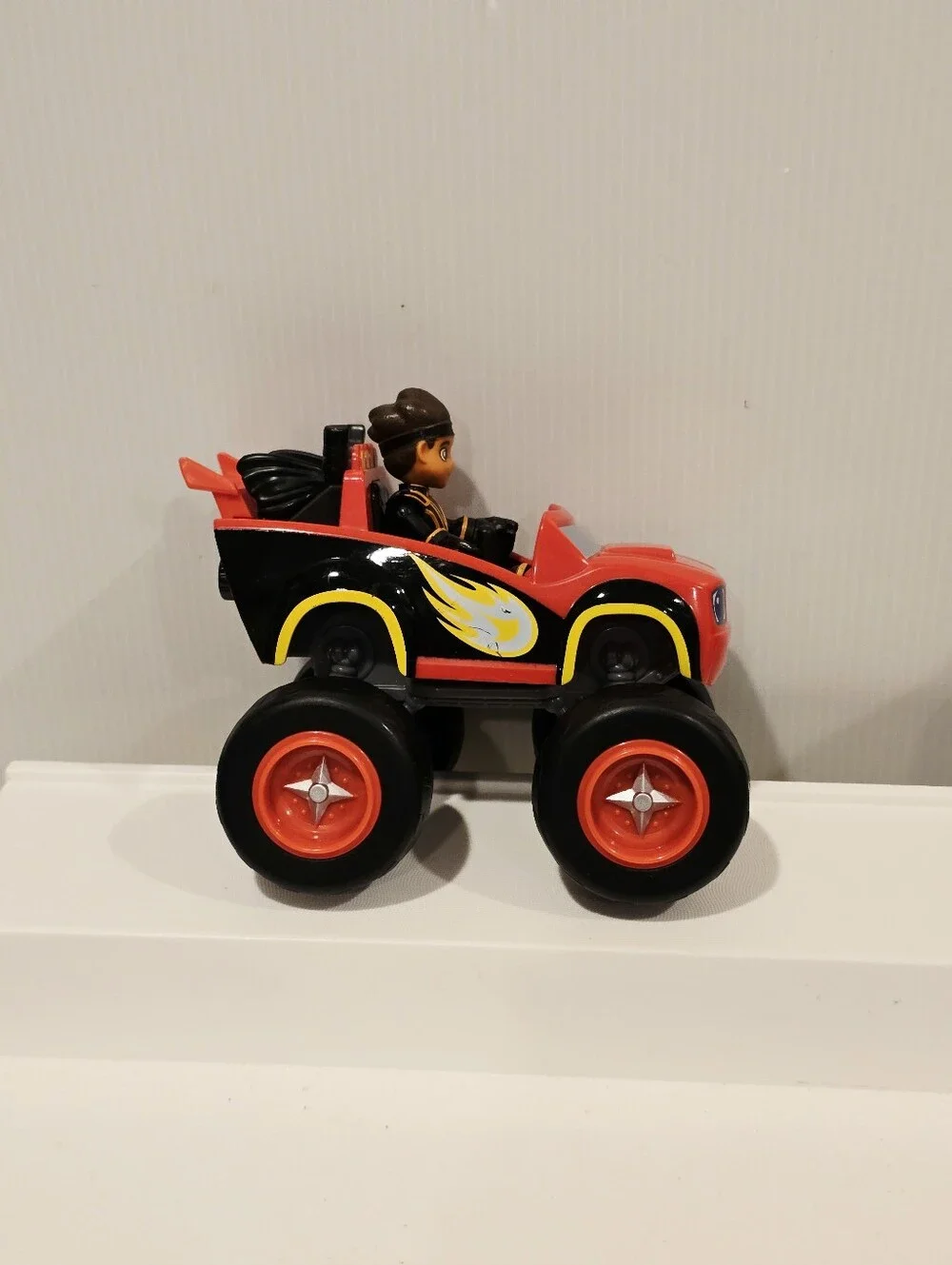 Blaze and The Monster Machines Ninja Blaze and AJ Set